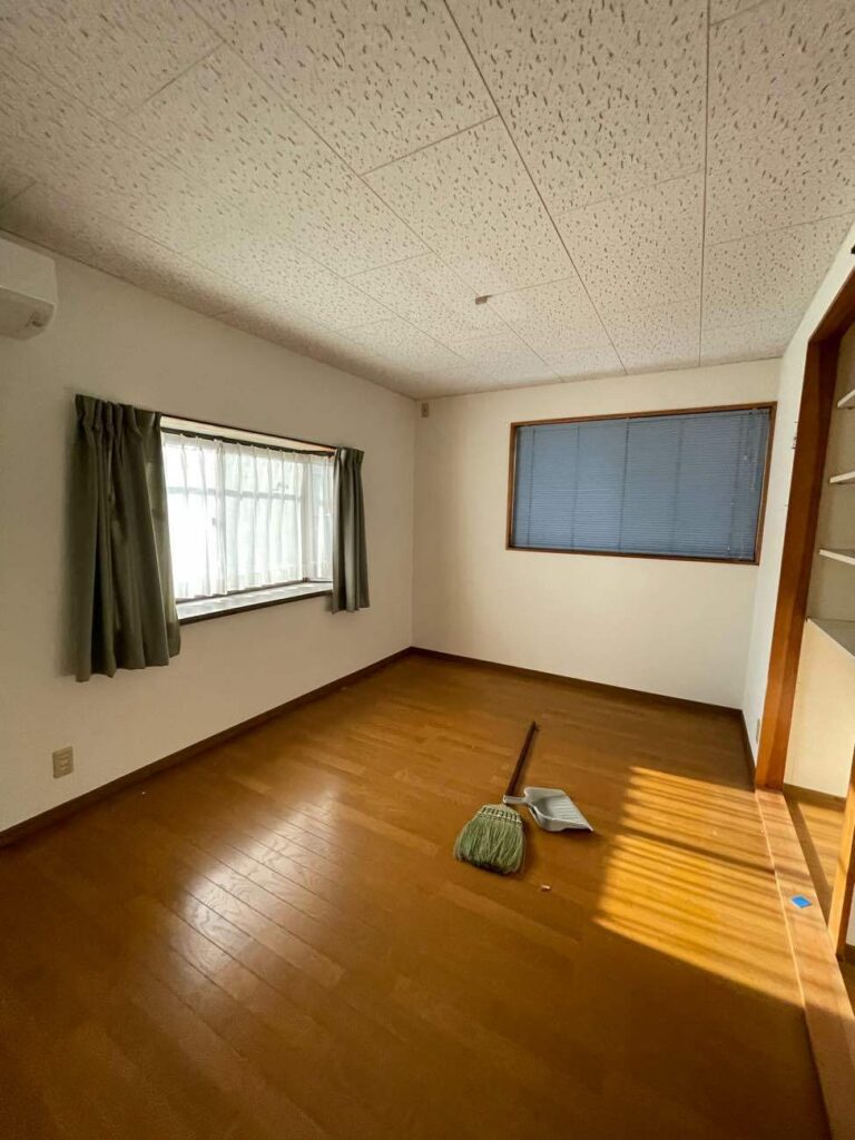 洋室　施工前