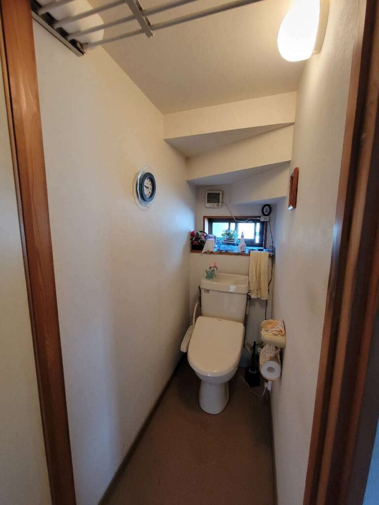 トイレ　施工前